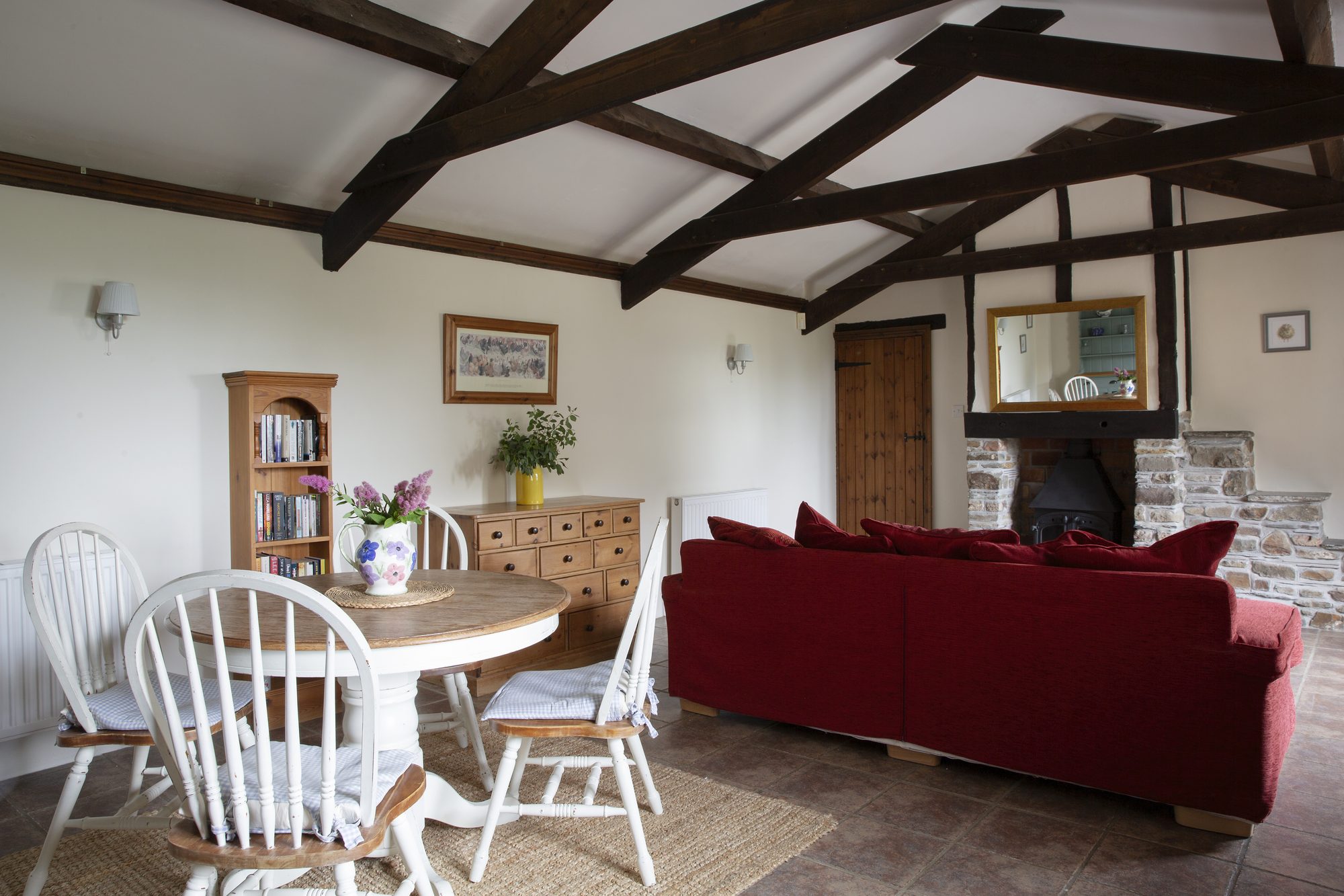 Honeysuckle Cottage kitchen lounge
